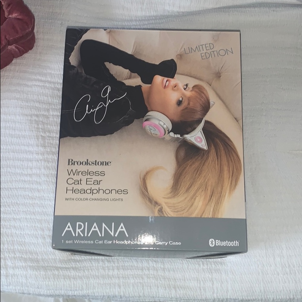 ARIANA GRANDE LIMITED EDITION CAT EAR HEADPHONES